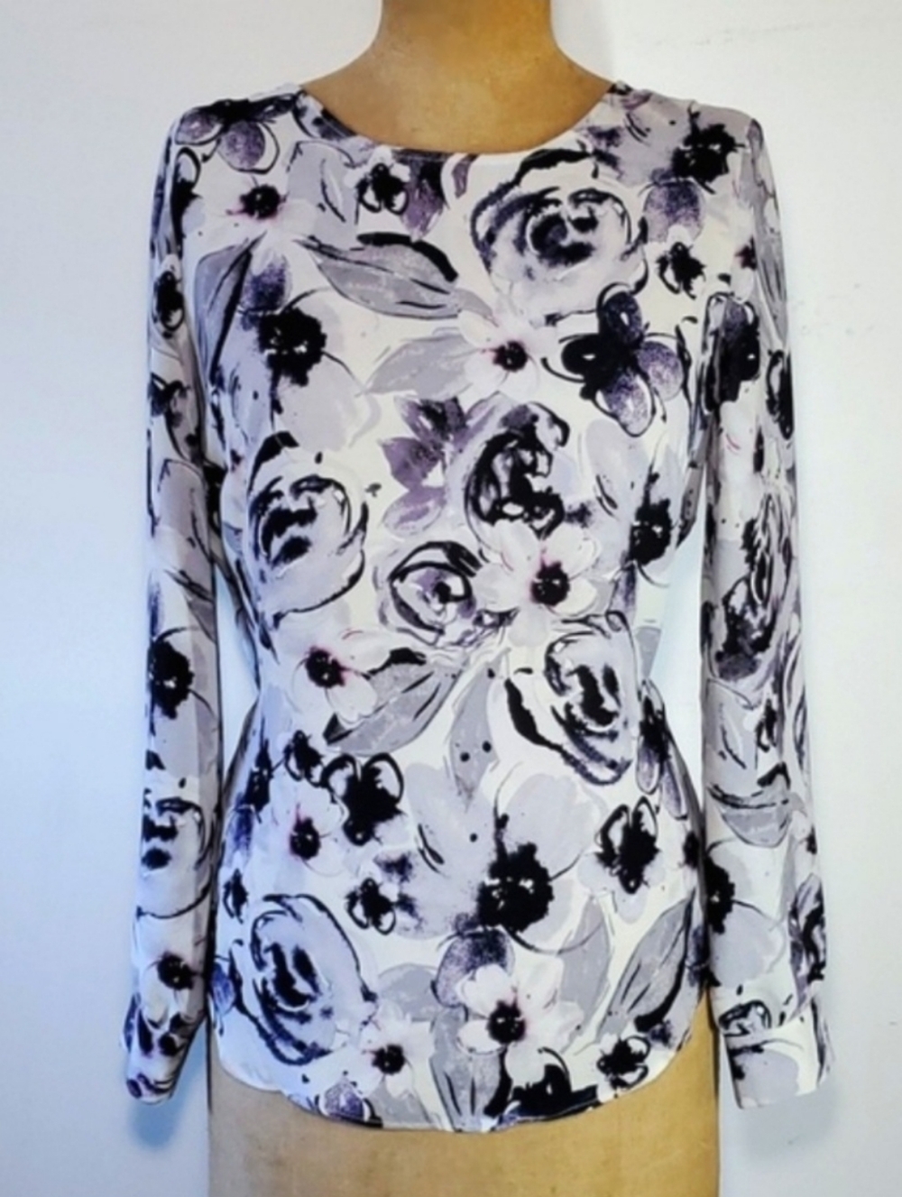 Rose & Olive Size L Blouse Grey Purple Floral Chiffon Long Sleeve Back Key Hole